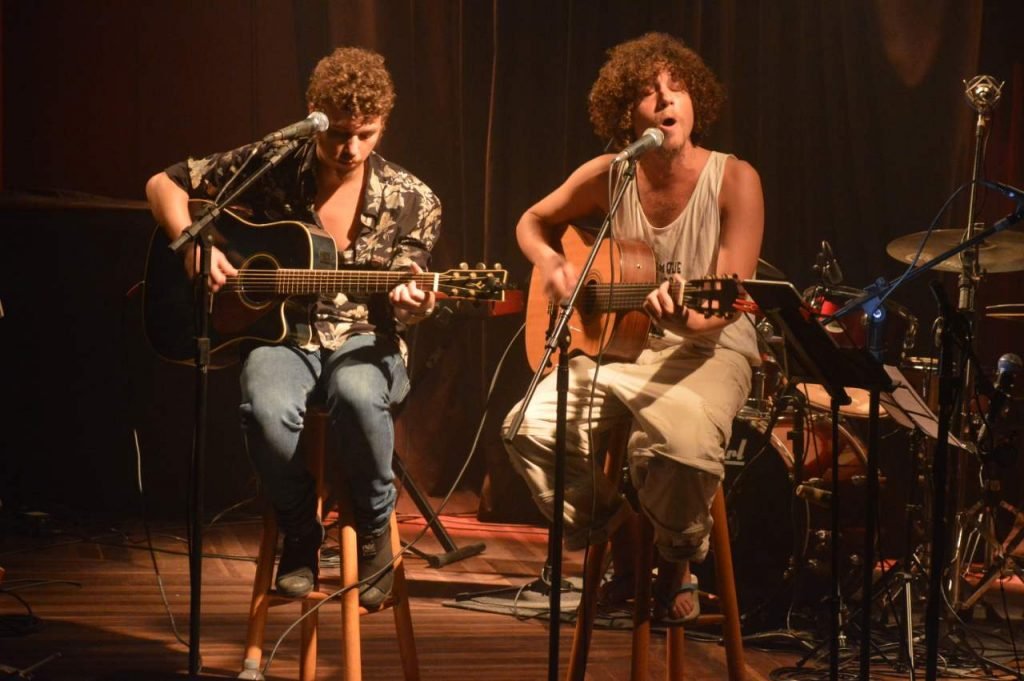 João Mantuano e Chico Chioo no show 'Por onde anda o tempo'. Leia no Vivente Andante.