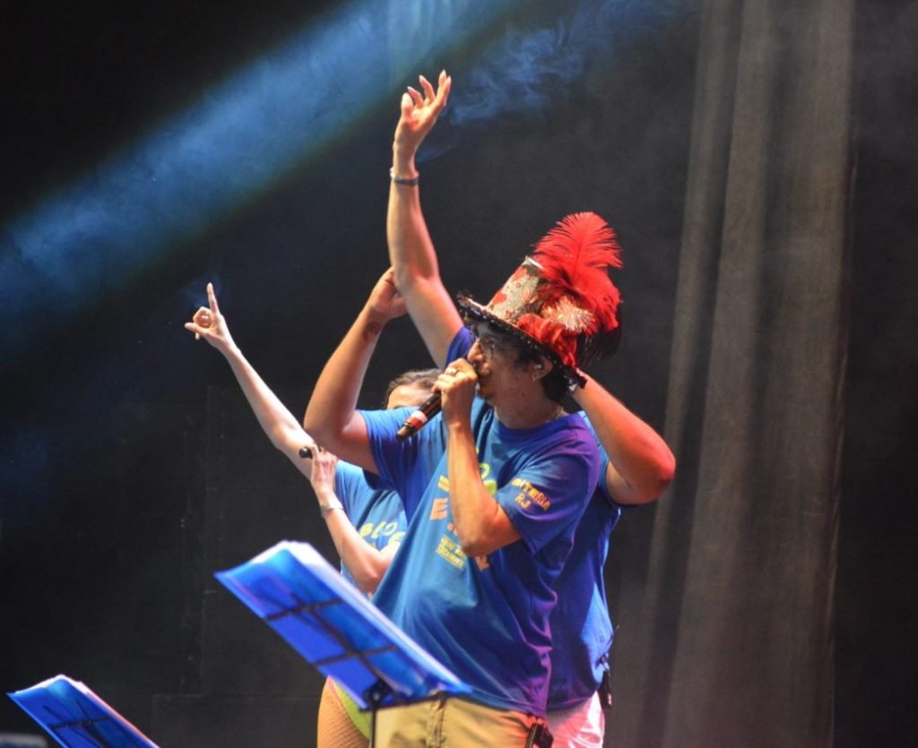 Pedro Luís e o Monobloco 2.0 na Fundição Progresso. Leia no Vivente Andante. Por Alvaro Tallarico.