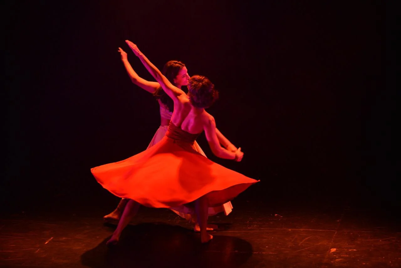 Um Brinde à Desordem deu origem ao conto Um Brinde ao Caos