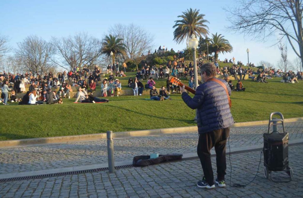 turistas brasileiros em Portugal