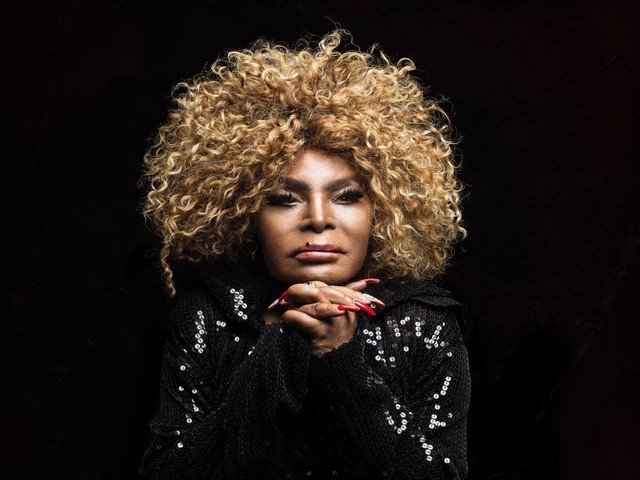 Elza Soares faz aniversário