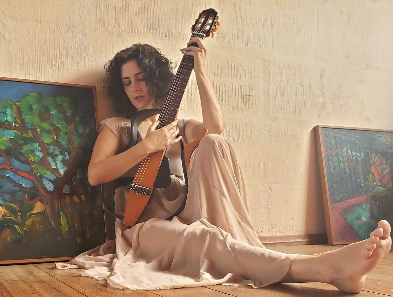 Mar de Gente é o novo álbum de Gabi Buarque