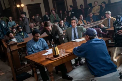 Bobby Seale gets short shrift in The Trial of the Chicago 7. Niko Tavernise/Netflix 7 de chicago