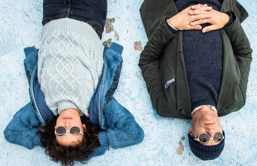 Clive Owen estrela road movie ‘Guia Romântico para Lugares Perdidos’, que chega ao Brasil em 3 de junho