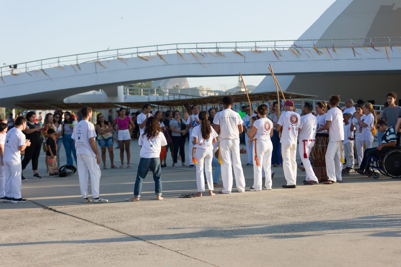 Niterói recebe 13° Encontro Internacional de Capoeira 'Na Volta Que o Mundo Dá'