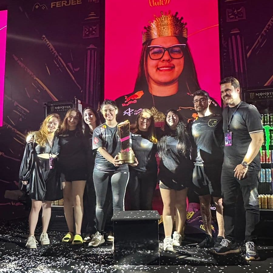 Entre os dias 29 de novembro e 1º de dezembro, o Faro Beach Club, no Leblon, foi palco do Rainhas do Clutch, o primeiro torneio 100% feminino de Counter-Strike 2.