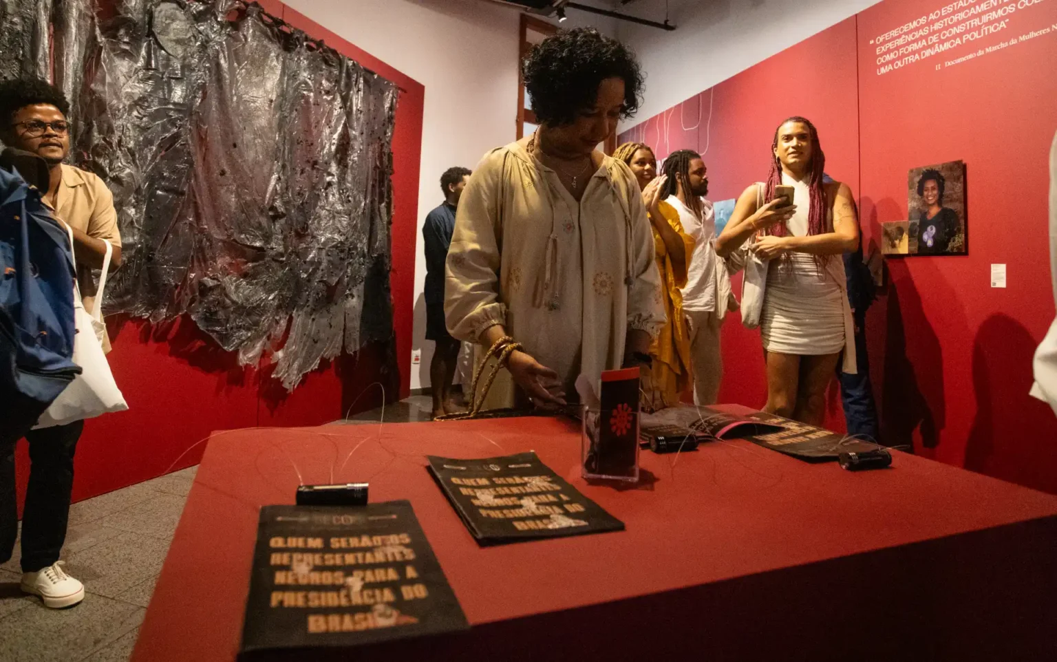 Visitada por mais de 20 mil pessoas, exposição Constituinte do Brasil Possível é prorrogada até 4 de janeiro pelo Centro Cultural Correios Rio de Janeiro