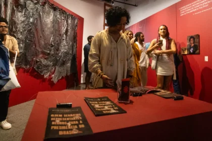 Visitada por mais de 20 mil pessoas, exposição Constituinte do Brasil Possível é prorrogada até 4 de janeiro pelo Centro Cultural Correios Rio de Janeiro