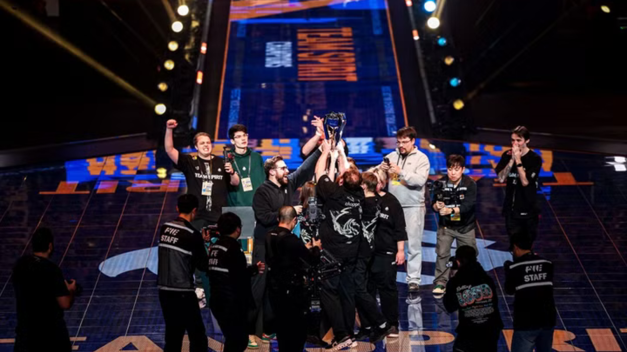 A Team Spirit venceu a FaZe Clan por 2 a 1 na grande final do Perfect World Shanghai Major 2024, em uma série emocionante e repleta de histórias marcantes.