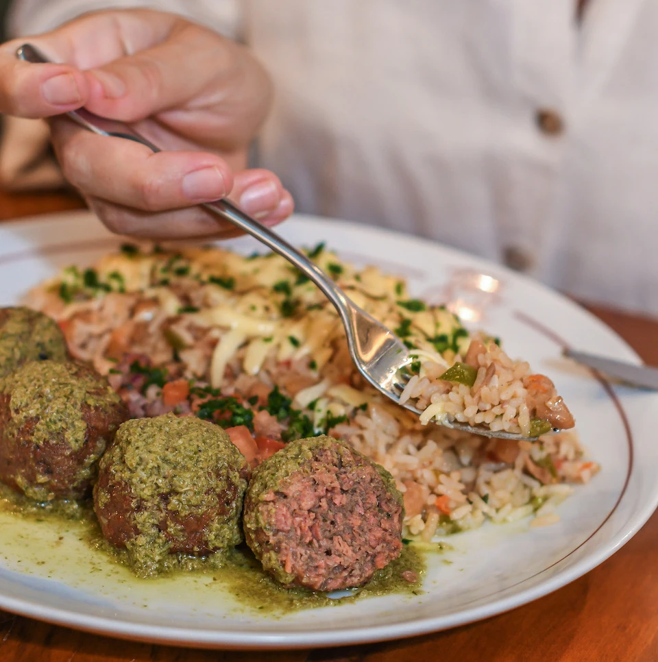 Teva Deli Baiao de dois com almondega