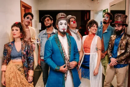 O Teatro Mágico estreia turnê “Reencontro” na Fundição Progresso