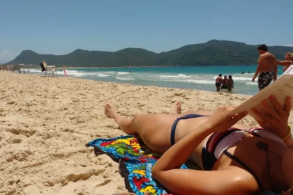 praia em florianopolis em foto de alvaro vieira tallarico