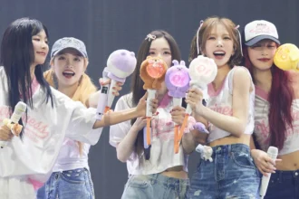 'RED VELVET HAPPINESS DIARY: MY DEAR, REVE1UV' CHEGA AOS CINEMAS BRASILEIROS EM 03 DE ABRIL PELA SATO COMPANY