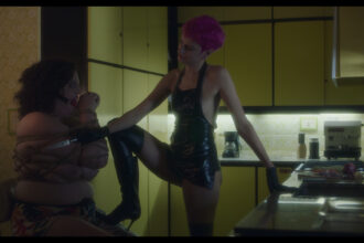 Caiam as Rosas Brancas