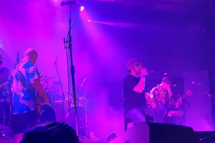 Los Sebosos Postizos celebram os 50 anos de "A Tábua de Esmeralda" no Circo Voador