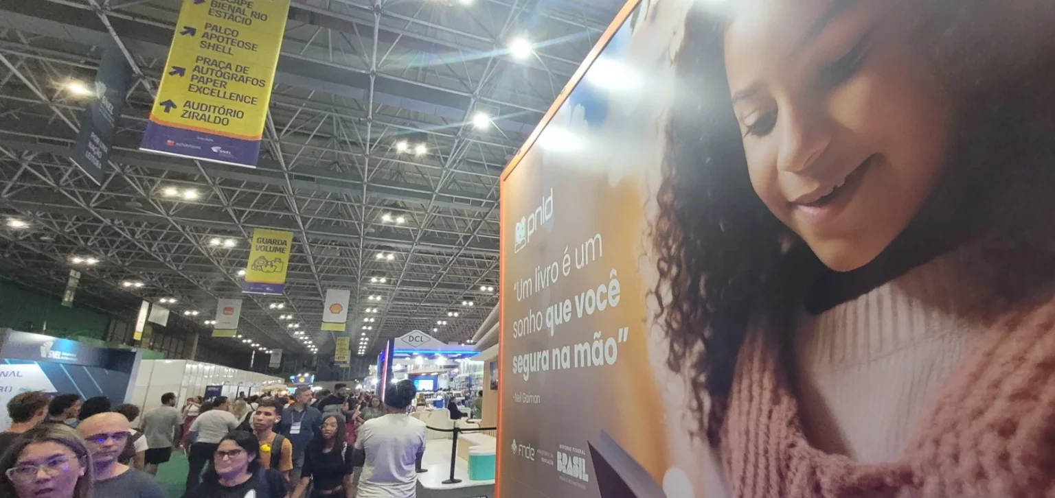 bienal do livro rio em foto de alvaro tallarico