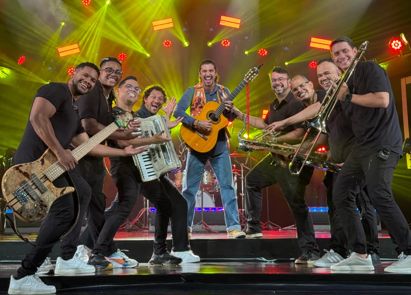 Juzé homenageia o forró em novo single com toque de cordel e paixão