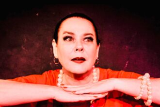 SUGESTÃO - Estreia Outubro - “Minha Mãe é um Espírito” estreia temporada no Cine Teatro Joia