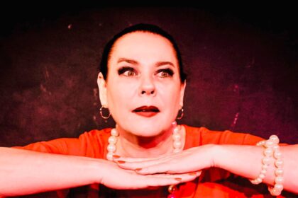 SUGESTÃO - Estreia Outubro - “Minha Mãe é um Espírito” estreia temporada no Cine Teatro Joia