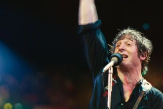 Jeremy Allen White em cena de "Springsteen: Salve-Me do Desconhecido"- Divulgação Copyright 2025 20th Century Studios. All Rights Reserved.