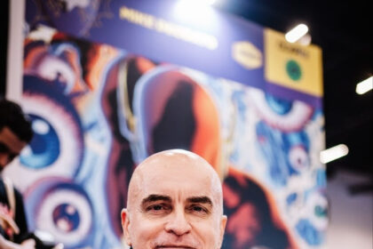 CCXP25: Mike Deodato é o homenageado do Artists' Valley e autor do pôster oficial da área.