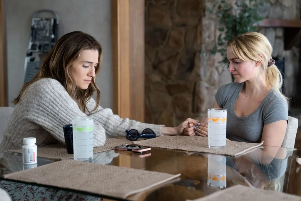 Allison Williams e Mckenna Grace em cena de "Se não Fosse Você"- Divulgação Paramount Pictures