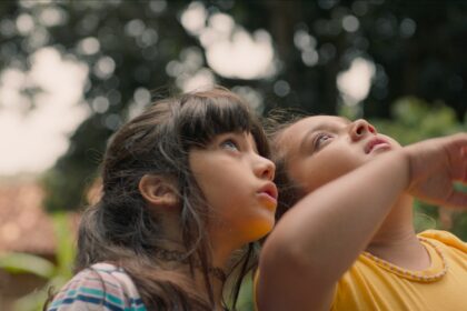 Laura Brandão e Serena em cena de "A Natureza das Coisas Invisiveis"- Divulgação Vitrine Filmes