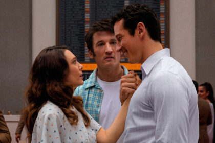Elizabeth Olsen, Miles Teller e Callum Turner em cena de "Eternidade"- Crédito Leah Gallo