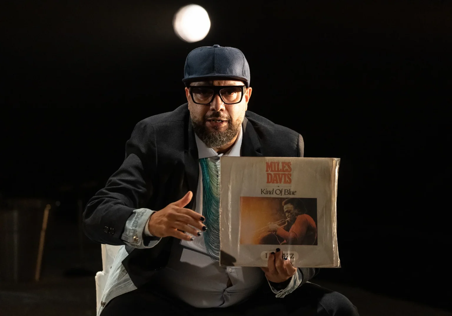 Espetáculo “Hip Hop Blues – Espólio das Águas” mistura teatro, rap e blues no Sesc Copacabana