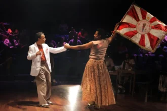 O espetáculo Professor Samba passa pelos teatros Armando Gonzaga, Mário Lago e Imperator
