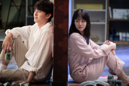 Seung-Yeon Han e Ji-Hoon Lee em cena de "Meu Pior Vizinho"- Divulgação Sato Company