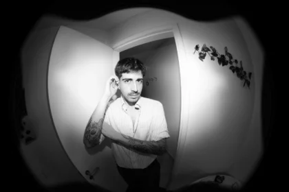 A HQ "Max Medroso" transforma medos e ansiedades infantis em aventura interdimensional que nos faz refletir sobre o vício digital