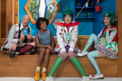 TV Rá Tim Bum completa 21 anos e estreia duas produções inéditas: ‘Quintal da Cultura na Missão do Dia’ e ‘Os Óculos Mágicos de Charlotte’, a partir de 6 de dezembro.