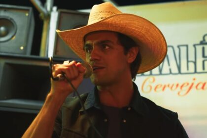 Felipe Simas em "Asa Branca- A Voz da Arena"- Divulgação Paris Filmes