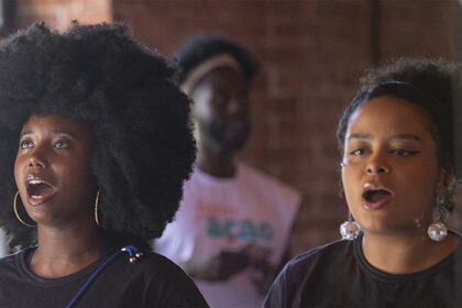 Espetáculo Rebuliço revela talentos e movimenta a Gamboa em temporada gratuita