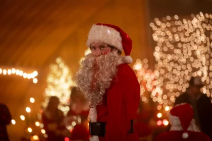 Rohan Campbell em cena de "Natal Sangrento"- Copyright Studiocanal