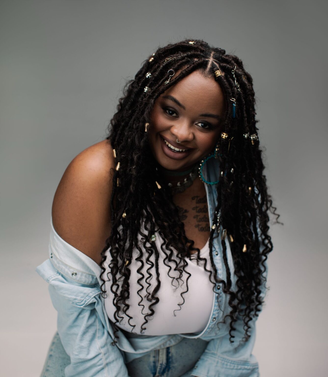 Sugestão - Tássia Reis apresenta ”Topo da Minha Cabeça” no Teatro Riachuelo Rio encerrando a série Brasileirando