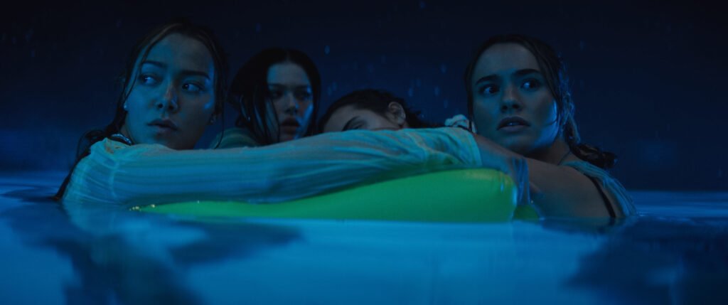 Victoria Wyant, Jessica Alexander, Gia Hunter e Johnny Sequoyah em cena de "Primata"- Divulgação Paramount Pictures