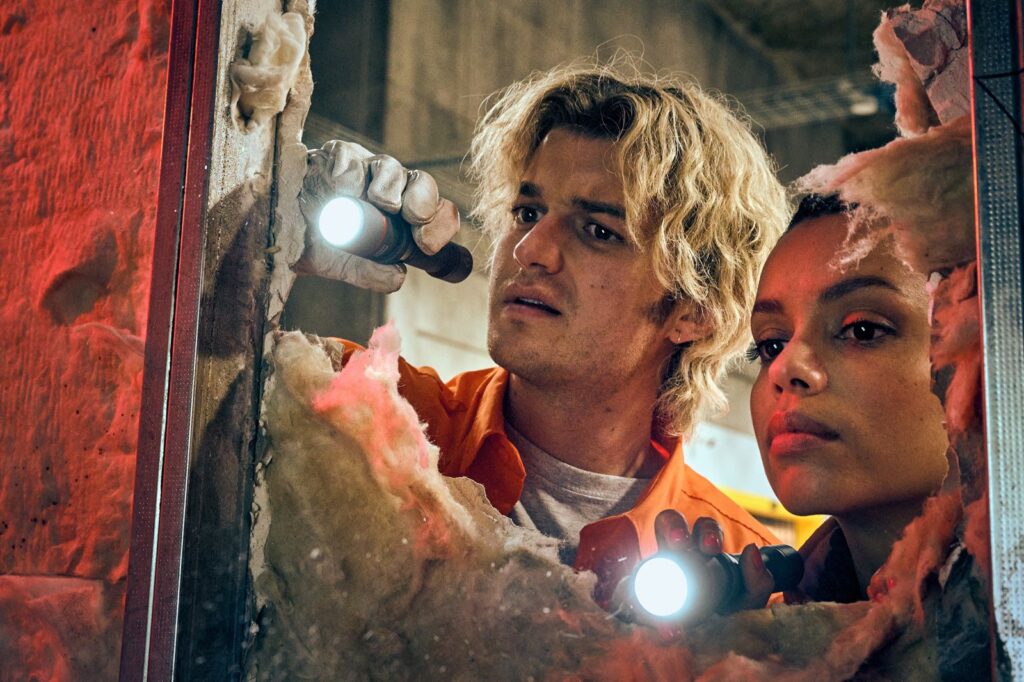 Joe Keery e Georgina Campbell em cena de "Alerta Apocalipse"- Divulgação Imagem Filmes