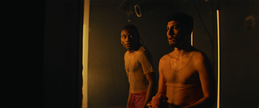 Henrique Barreira e Gabriel Faryas em cena de "Ato Noturno"- Divulgação Sessão Petrobras