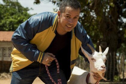 Edimilson Filho em cena de "Cabras da Peste"- Divulgação