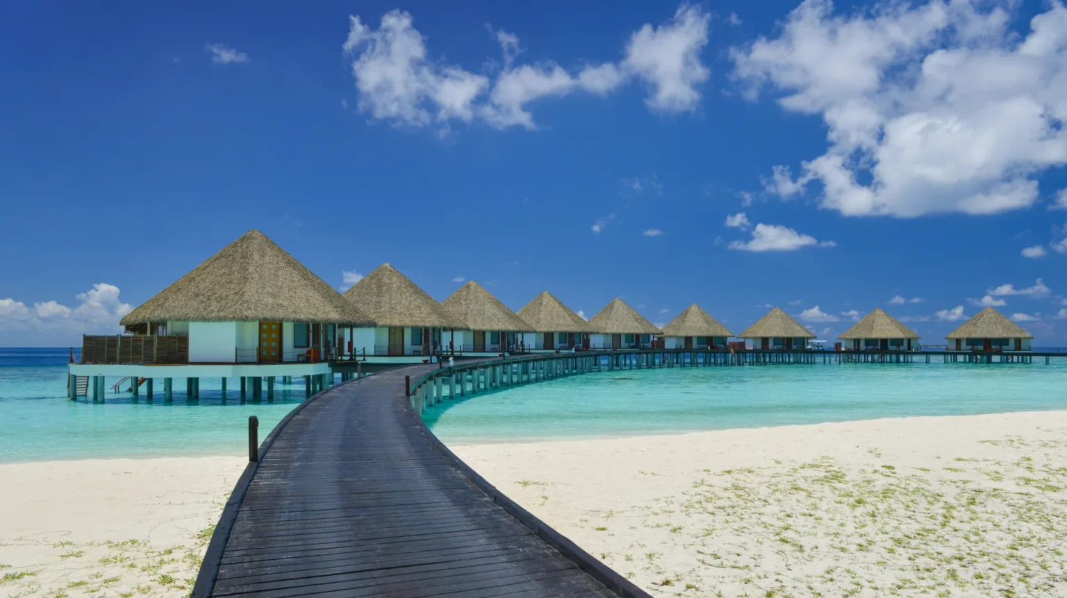 Adaaran Resorts: onde cada ilha conta uma história de amor no coração das Maldivas