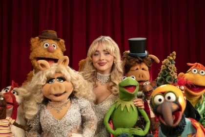 Sabrina Carpenter e os Muppets em "Os Muppets: Um Show Especial"- Divulgação Disney Plus