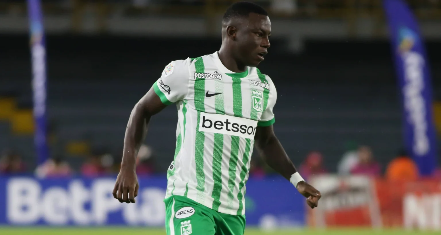 quem é marino hinestroza - atacante do vasco