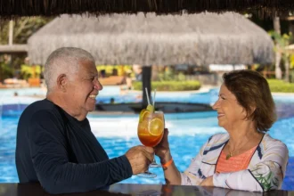 Por que viajar para resorts no Carnaval virou tendência entre viajantes maduros