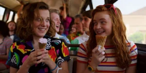 Millie Bobby Brown e Sadie Sink em cena de Stranger Things- Divulgação NETFLIX