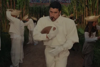 Bad Bunny após show histórico no Super Bowl LX Do Grammy ao maior evento esportivo do mundo, o artista porto-riquenho faz história levando a música latina ao centro do palco global