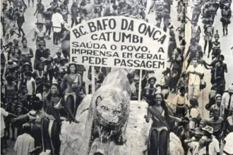 Bafo da Onça completa 70 anos no Carnaval 2026, muda percurso para Santa Teresa, estreia nova bateria após incêndio e celebra aproximação histórica com o Cacique de Ramos.