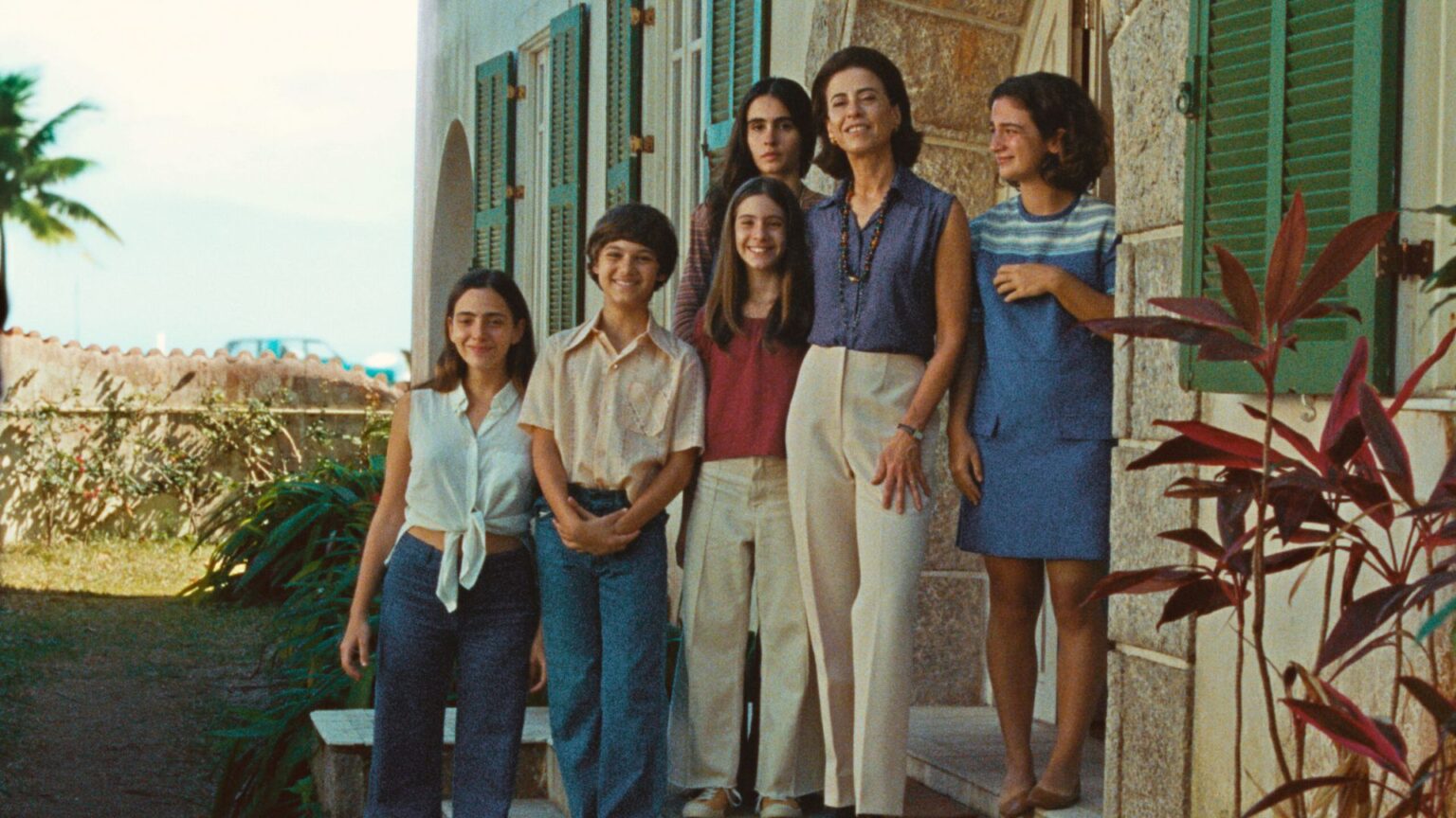 Cena de Ainda Estou aqui, filme presente na mostra 20 anos RT Features