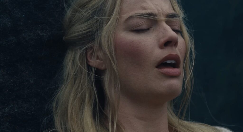 Margot Robbie em cena de "O Morro dos Ventos Uivantes"- Divulgação Warner Bros